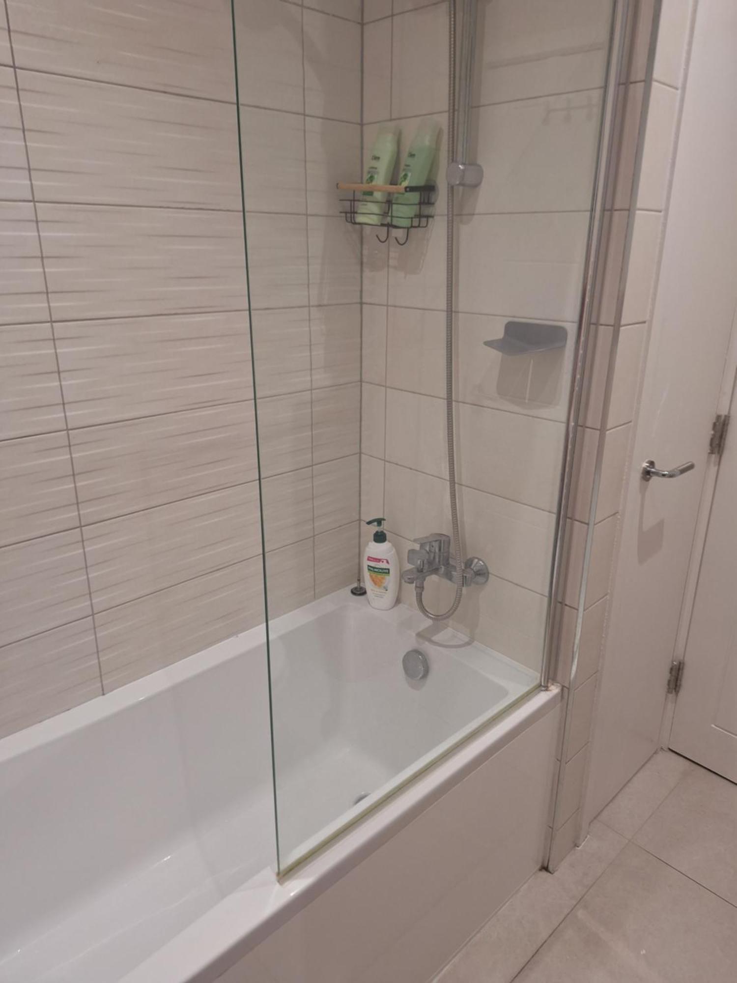 Budget Single Room Only For One Adult - Shared Flat Northolt  Exterior photo